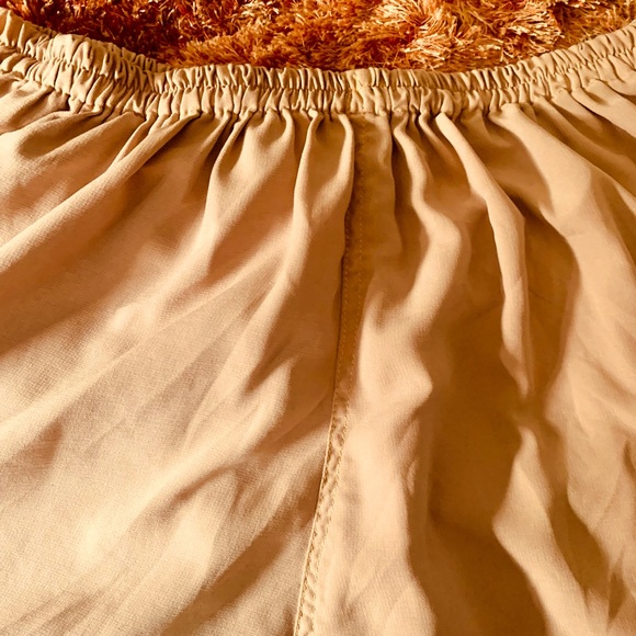 Size L cool and casual 90s style mustard colored shorts - Picture 3 of 5